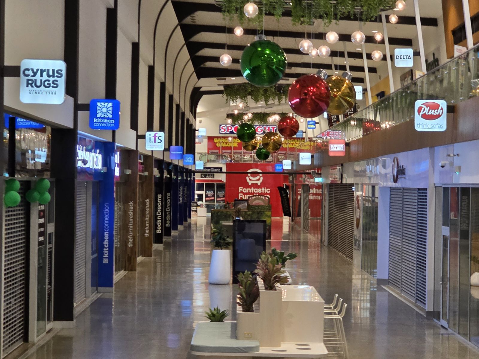 Retail centre festive theming